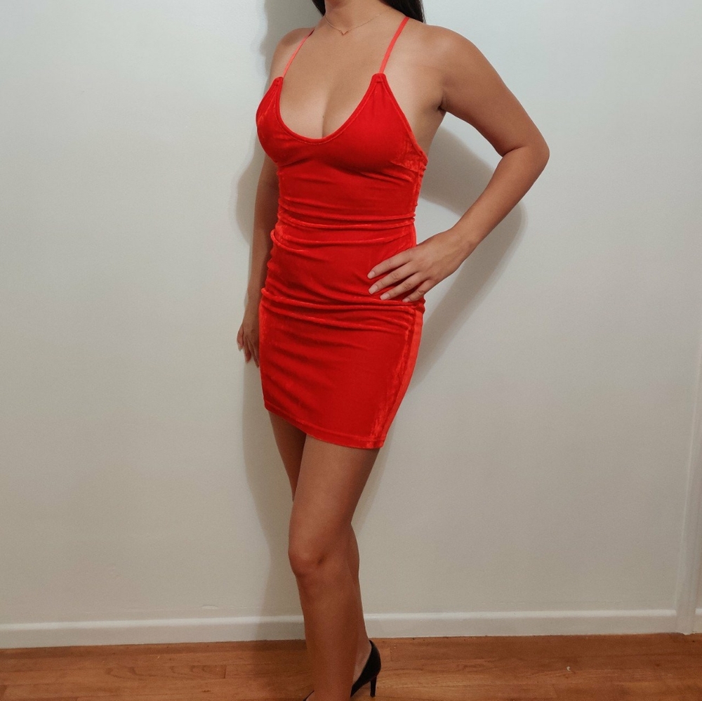 Red bodycon dress